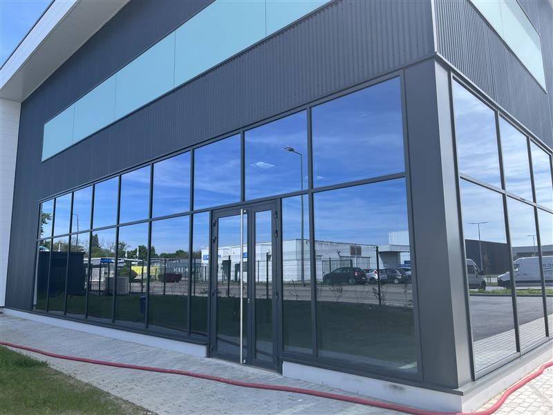 Cellules d'activité/showroom à vendre - La Vigie - Ostwald