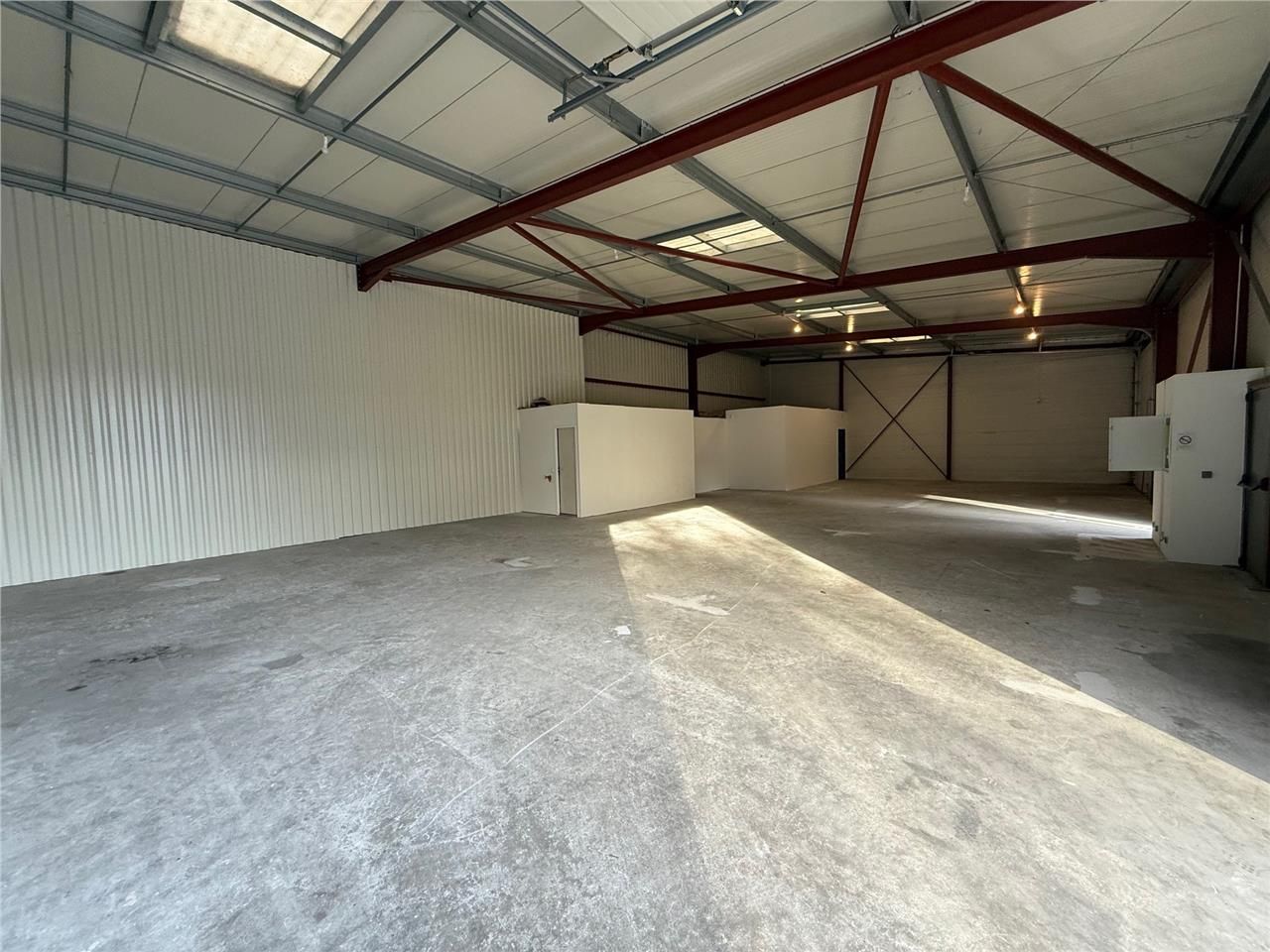 Location local 300 m² à Eysines