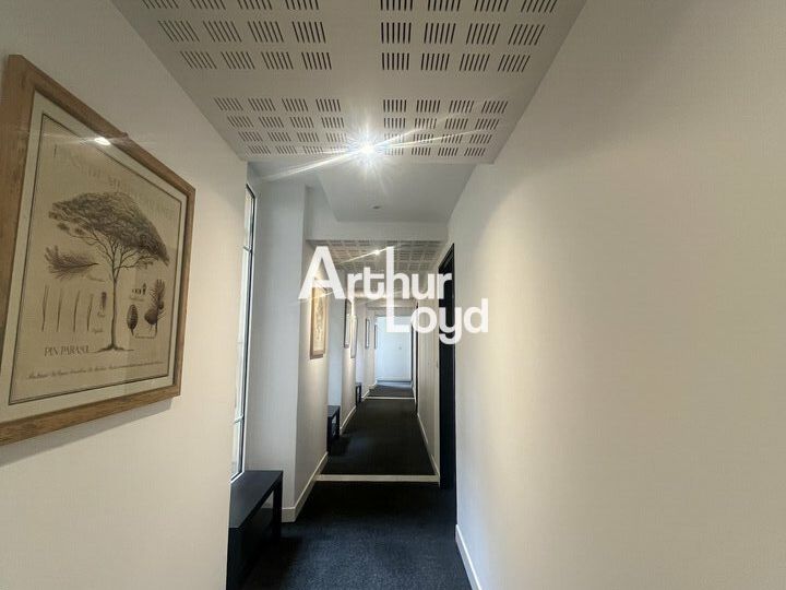 EXCEPTIONNEL AU COEUR DU CARRE D'OR DE NICE BUREAU A LOUER DE 125M² DANS IMMEUBLE BOURGEOIS