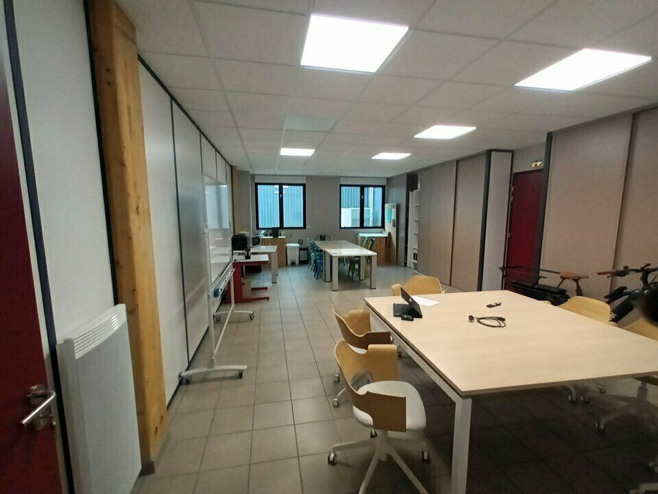 Location bureaux 136 m² non divisibles