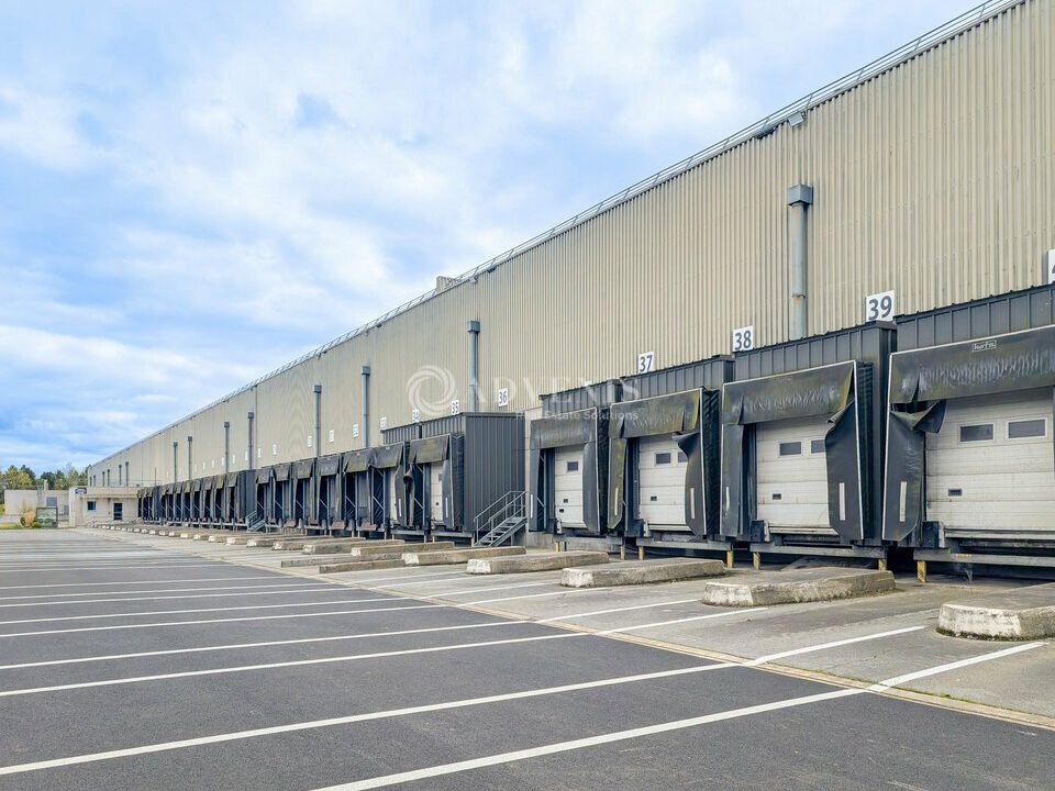 Entrepôt logistique - Bordure RN 12