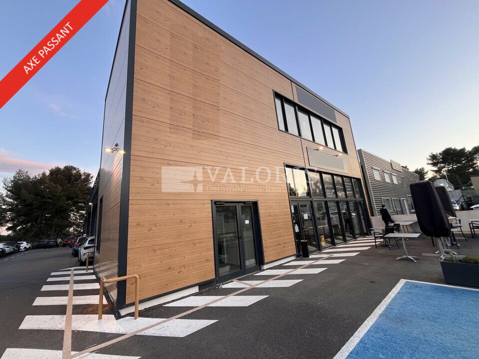 Location local commercial 144 m² non divisibles