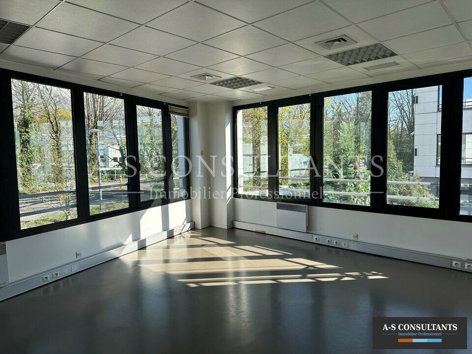 Location bureaux 86 m² non divisibles