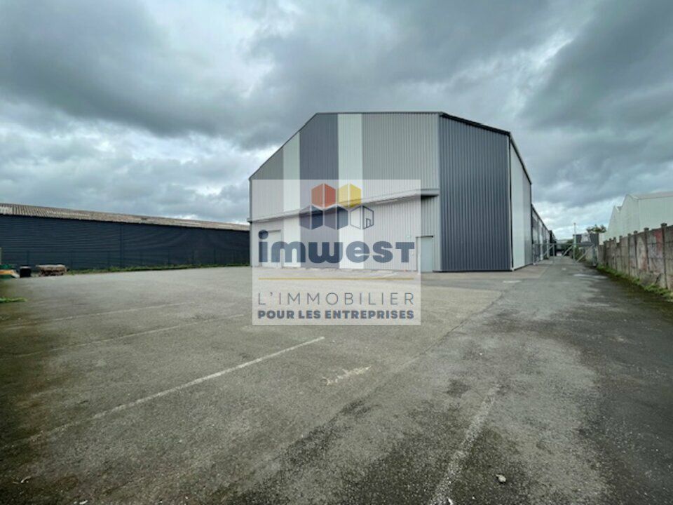 Vente local d''activites 1200 m² non divisibles