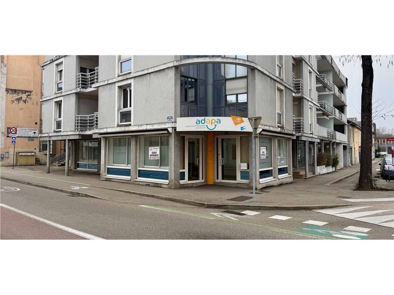 Vente commerces 217 m² non divisibles