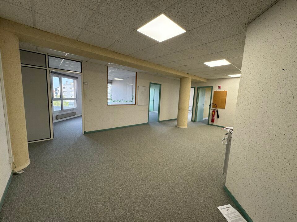 Location bureaux 107 m² non divisibles