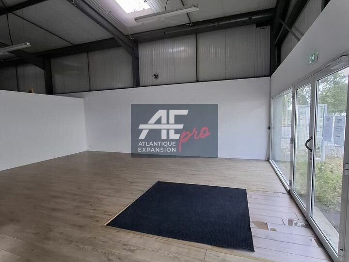 Location local d''activites 171 m² non divisibles