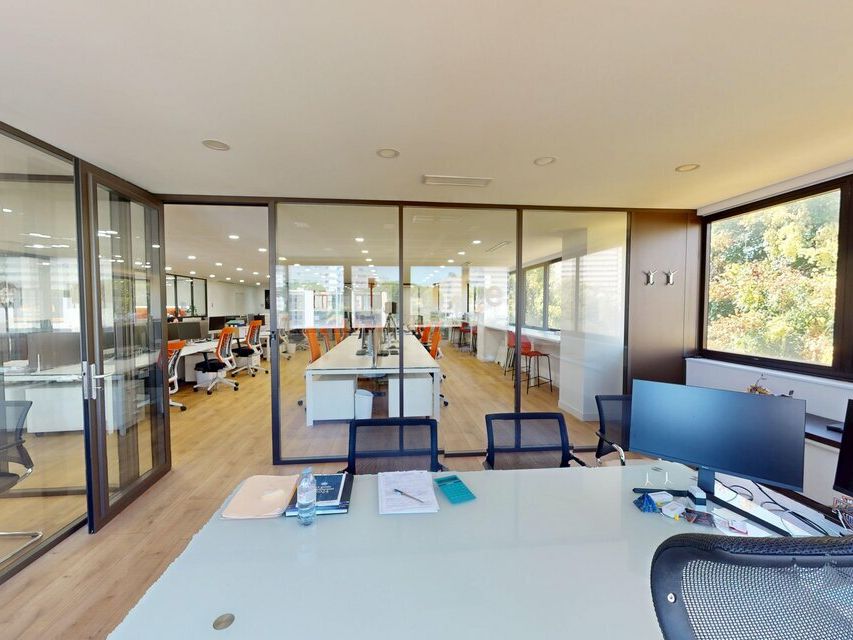 393 m² pour ce bureaux en vente à Villeneuve loubet