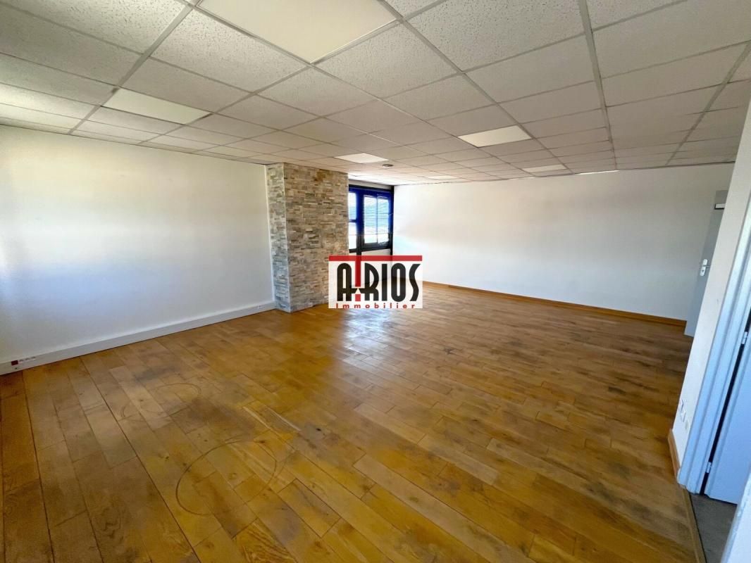 Location bureaux 230 m² non divisibles