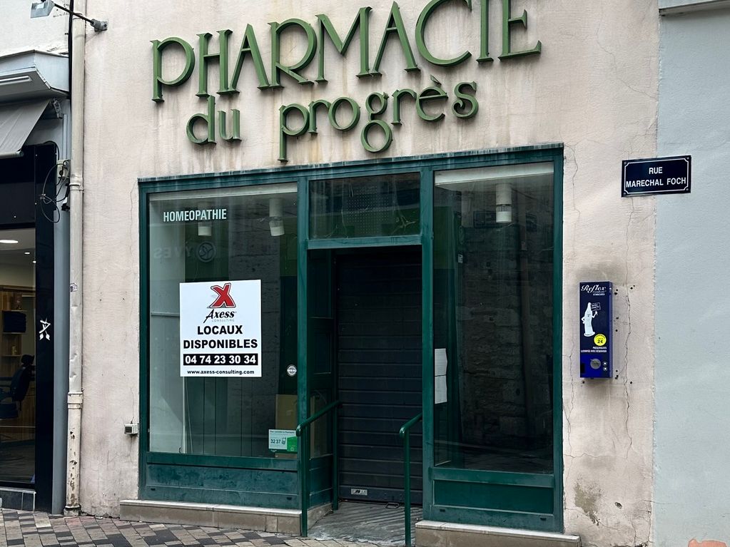 Location local 43 m² à BOURG EN BRESSE