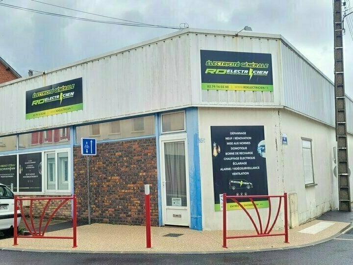 Location local d''activites 245 m² non divisibles