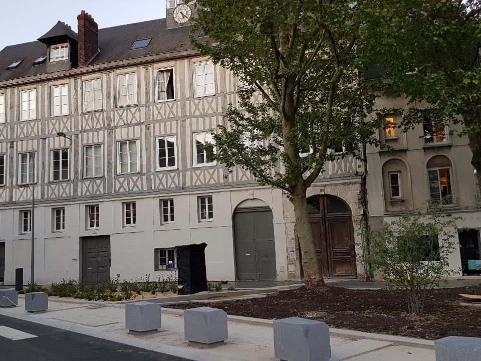 Location bureaux 177 m² non divisibles