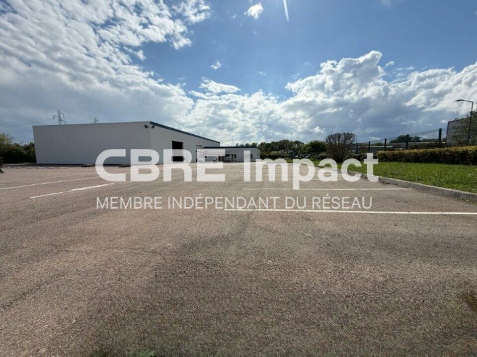 1278 m² pour ce local d'activites en location à Saint apollinaire