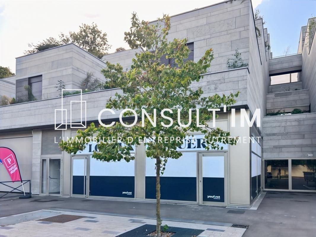 Location local commercial 105 m² non divisibles