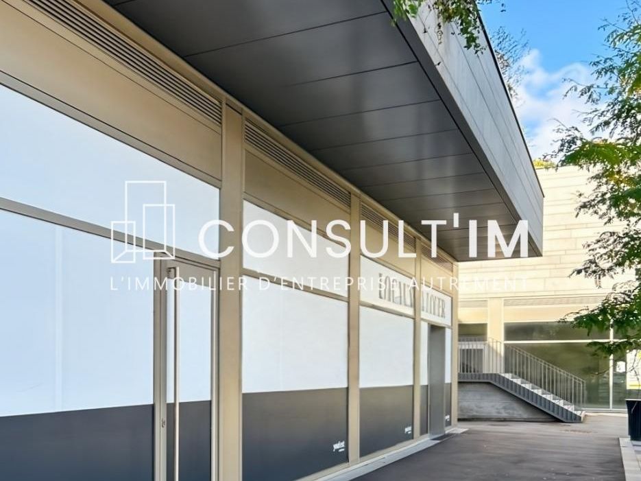 Location local commercial 424 m² non divisibles