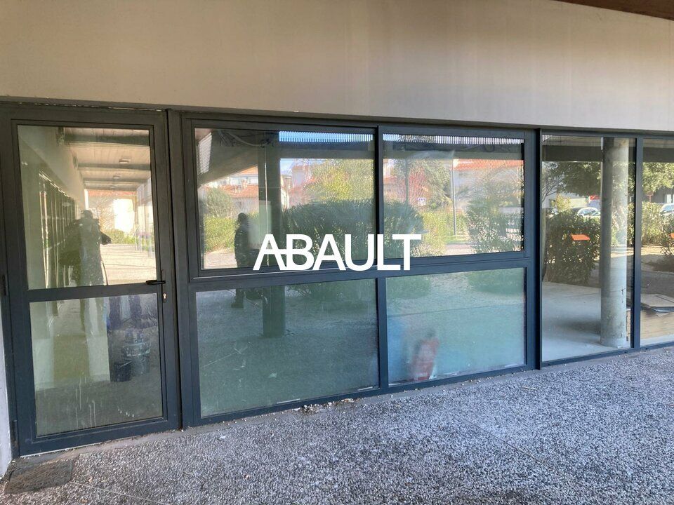 Location local commercial 55 m² non divisibles
