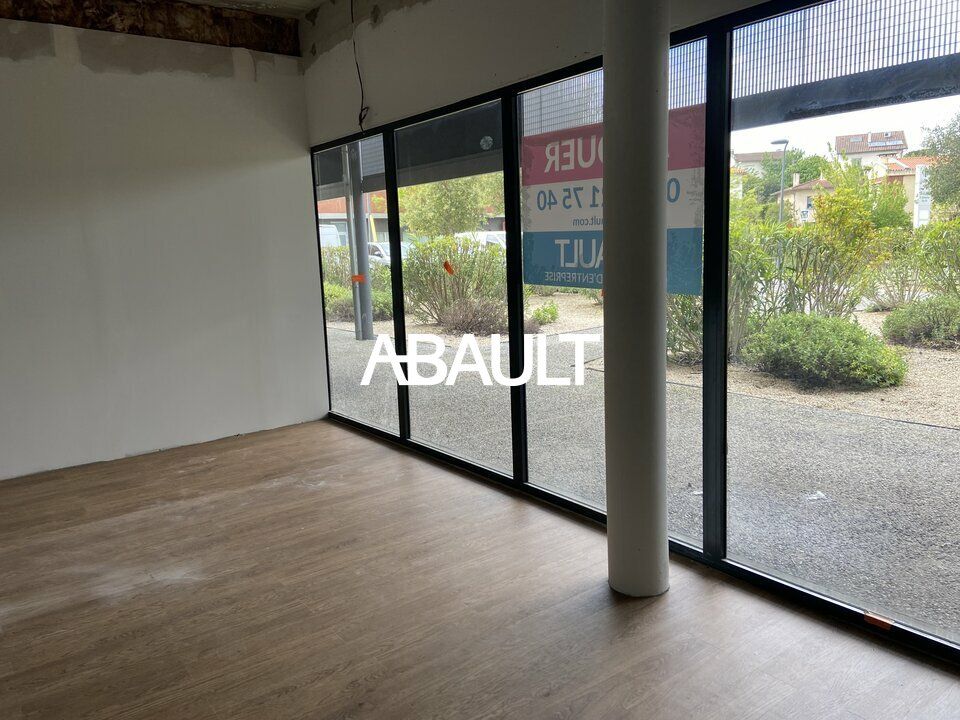 Location local commercial - 55 m²