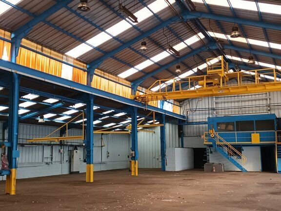 Location local d''activites 1310 m² non divisibles