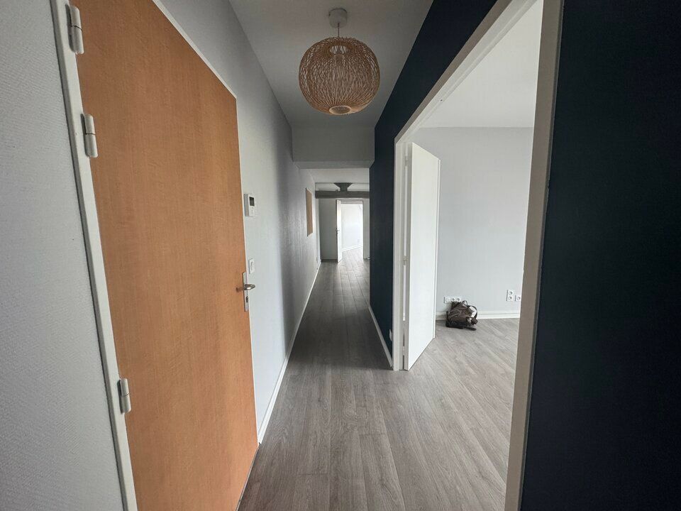 TOURS HYPER CENTRE GARE BEL ADRESSE - A LOUER BUREAUX DE 85 M² - PARKING A PROXIMITE