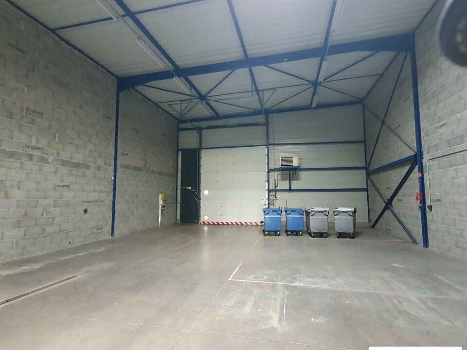 Location local d''activites 782 m² non divisibles
