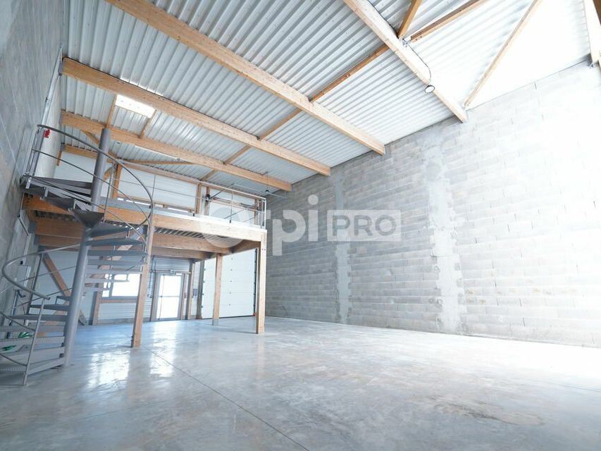 LOCAL D'ACTIVITE A VENDRE - 184 m² - SAINT VULBAS