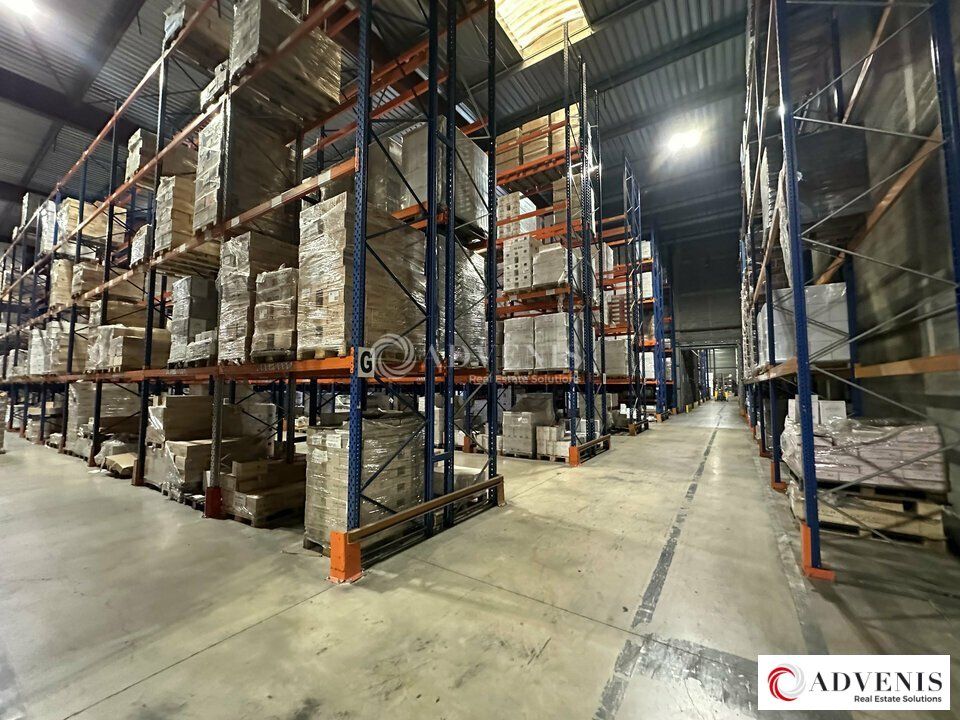 A VENDRE BATIMENT LOGISTIQUE OU INDUSTRIEL 13 840 m²