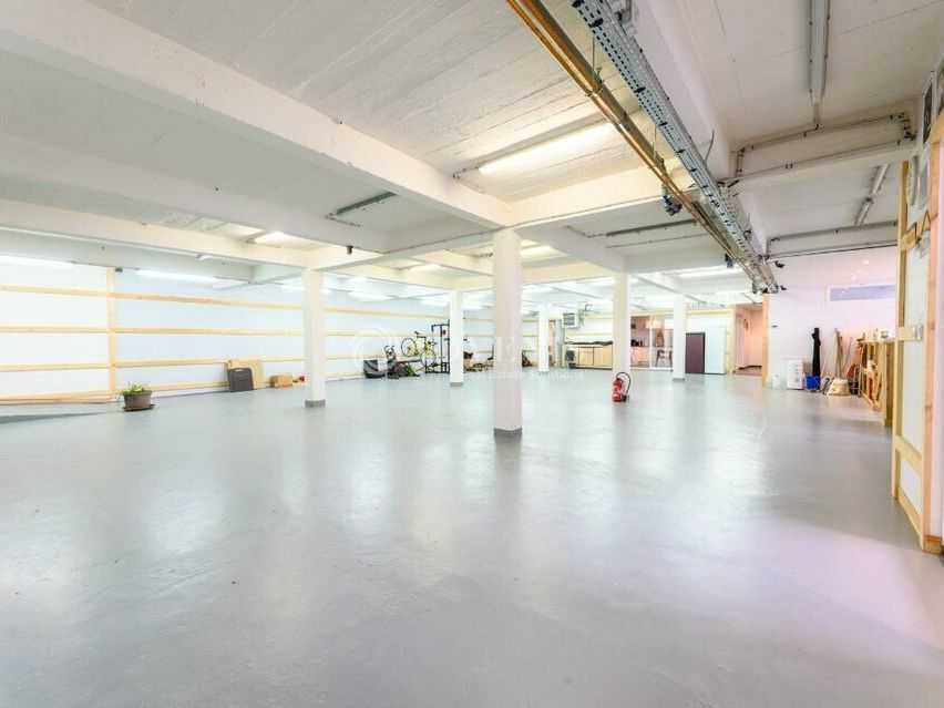 Rare : bâtiment de 850 m² en plein cœur de La Bassée