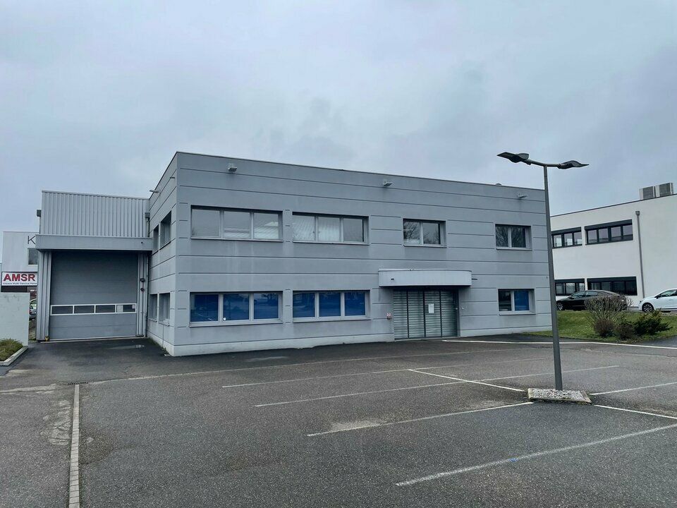Vente local d''activites 795.55 m² non divisibles