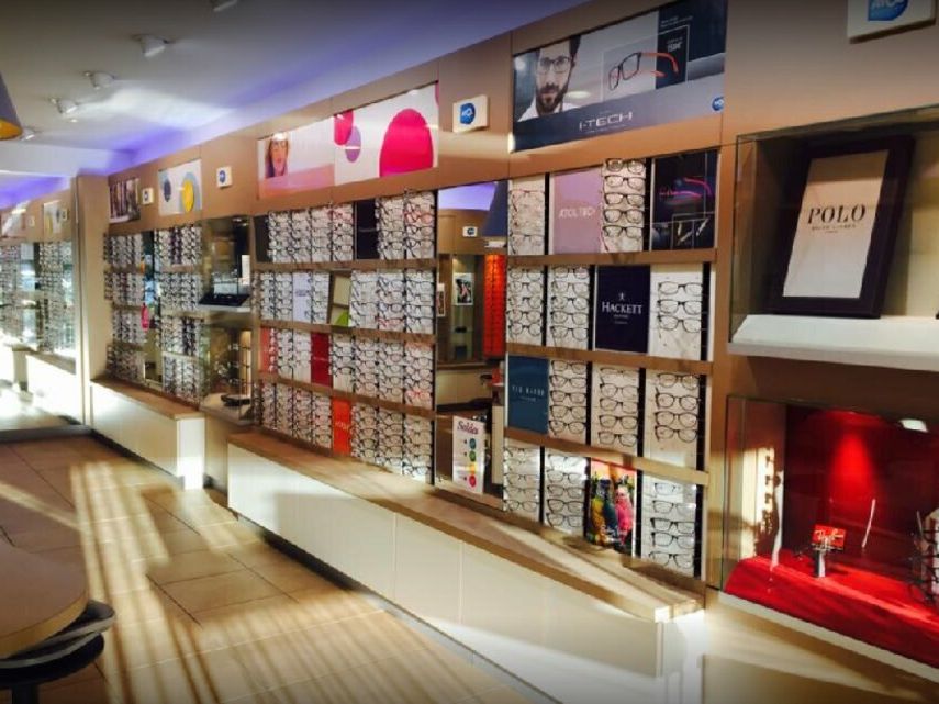 Valoris Real Estate vous propose une opportunité unique pour les entrepreneurs et commerçants ! Ce local de 138,32 m², en emplacement stratégique sur l'Avenue Franklin Roosevelt, offre une visibilité optimale grâce à sa vitrine spacieuse.