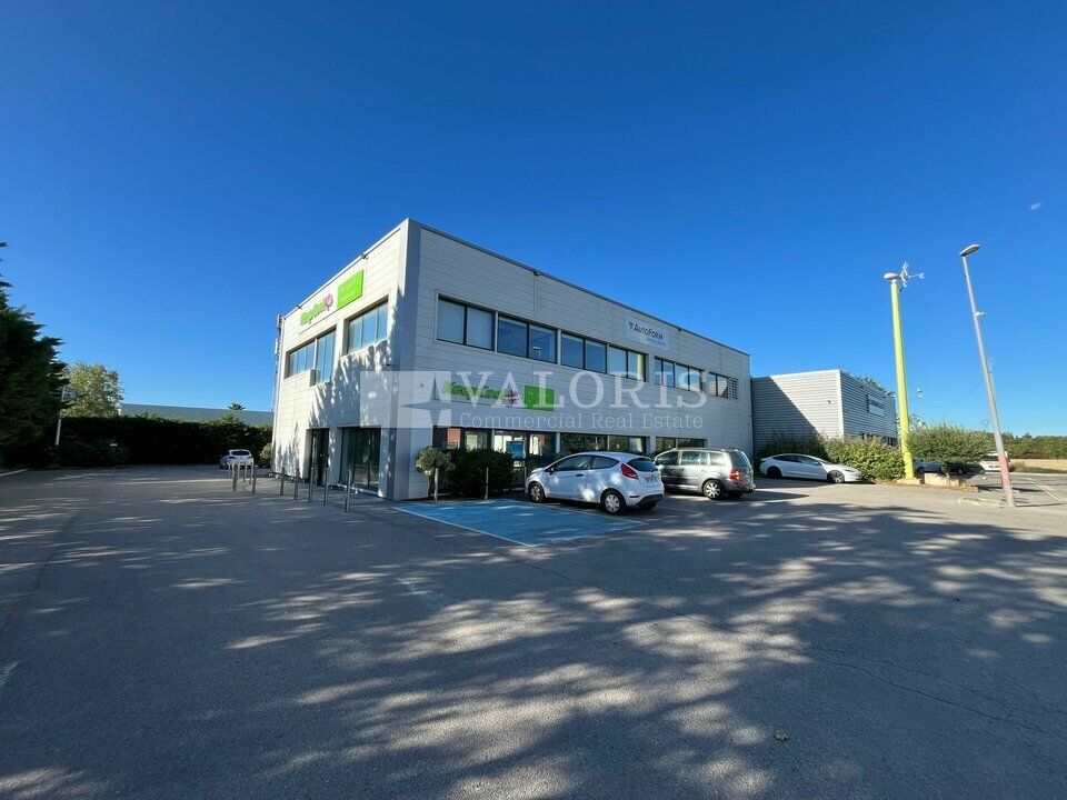 Location local commercial 380 m² non divisibles