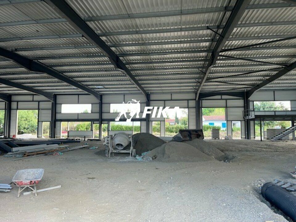 Vente local d''activites 2268 m² non divisibles