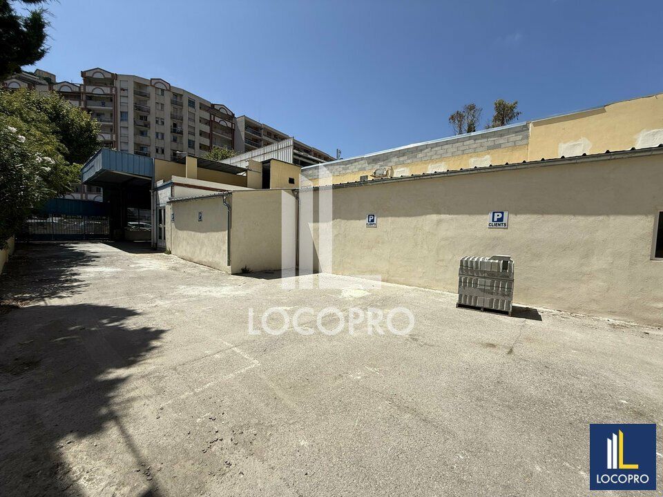 Location local d''activites 529 m² non divisibles