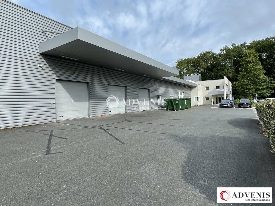 Location local d''activites 2675 m² non divisibles