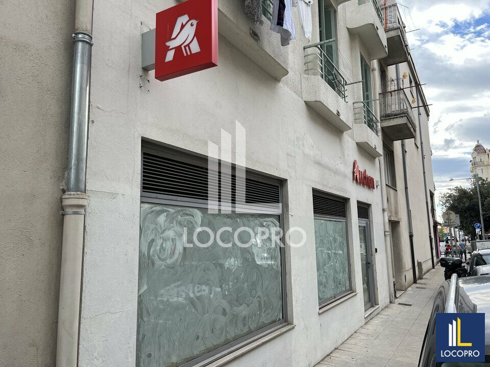 A VENDRE - LOCAL COMMERCIAL - 90 M2 - NICE CENTRE VILLE 
