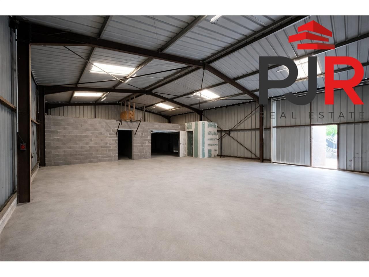 Location local d''activités 195 m² à Seichamps