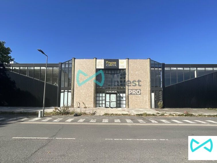 Vente local commercial 1485 m² non divisibles
