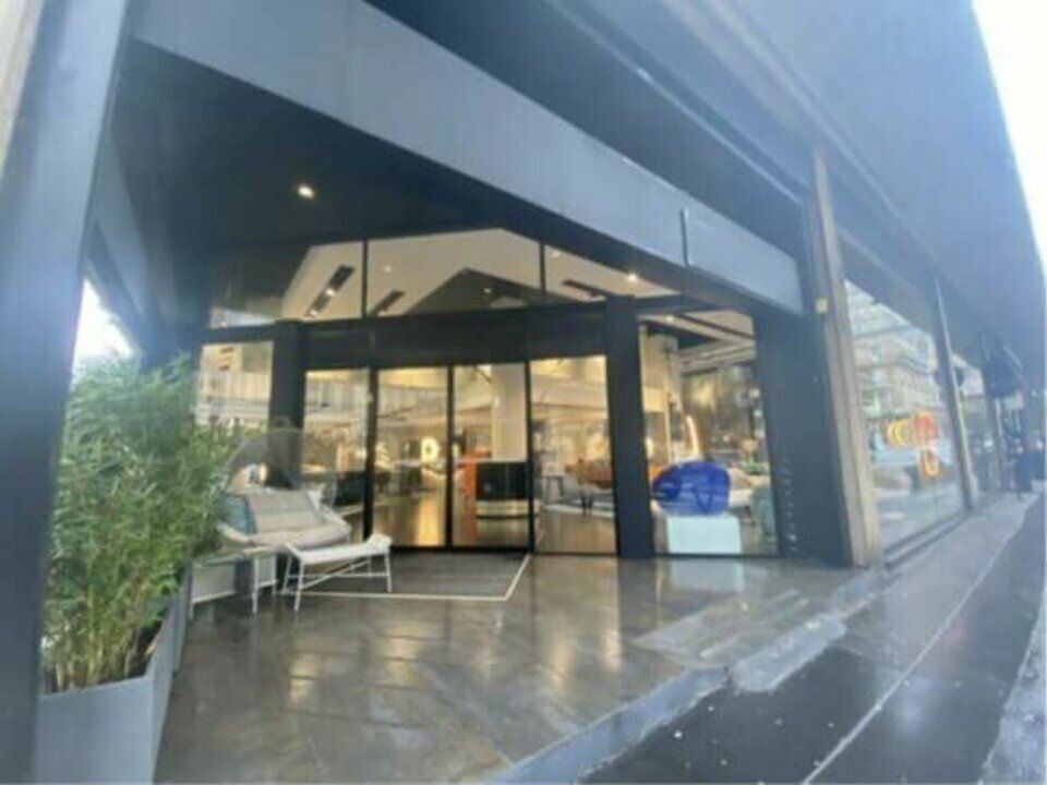 Location local commercial 1423 m² non divisibles