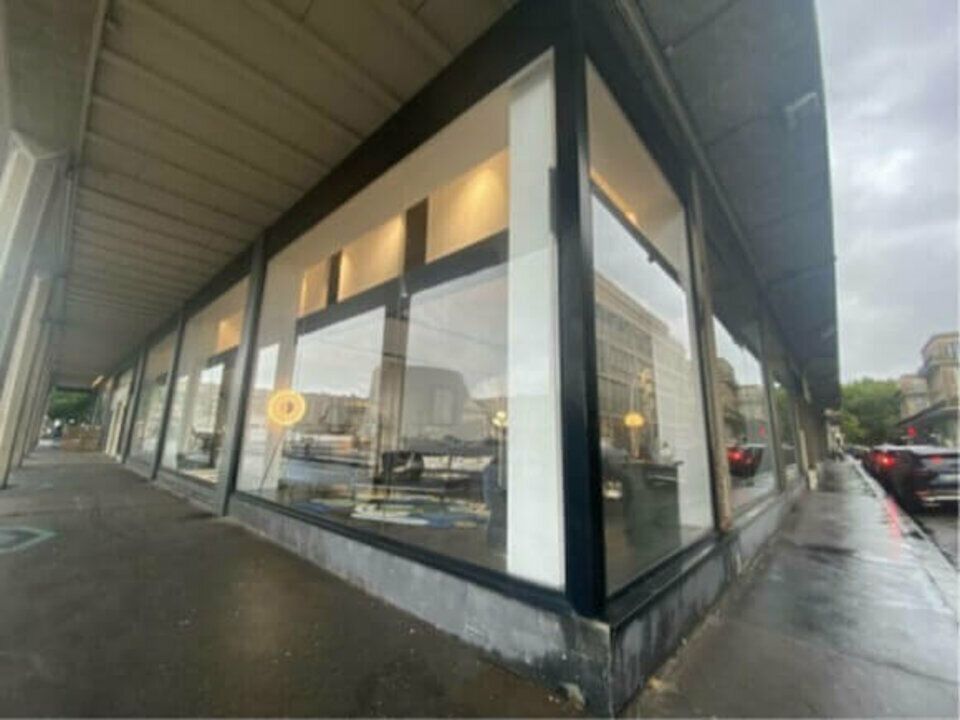 Local commercial premium à louer de 1 423 m² au Havre