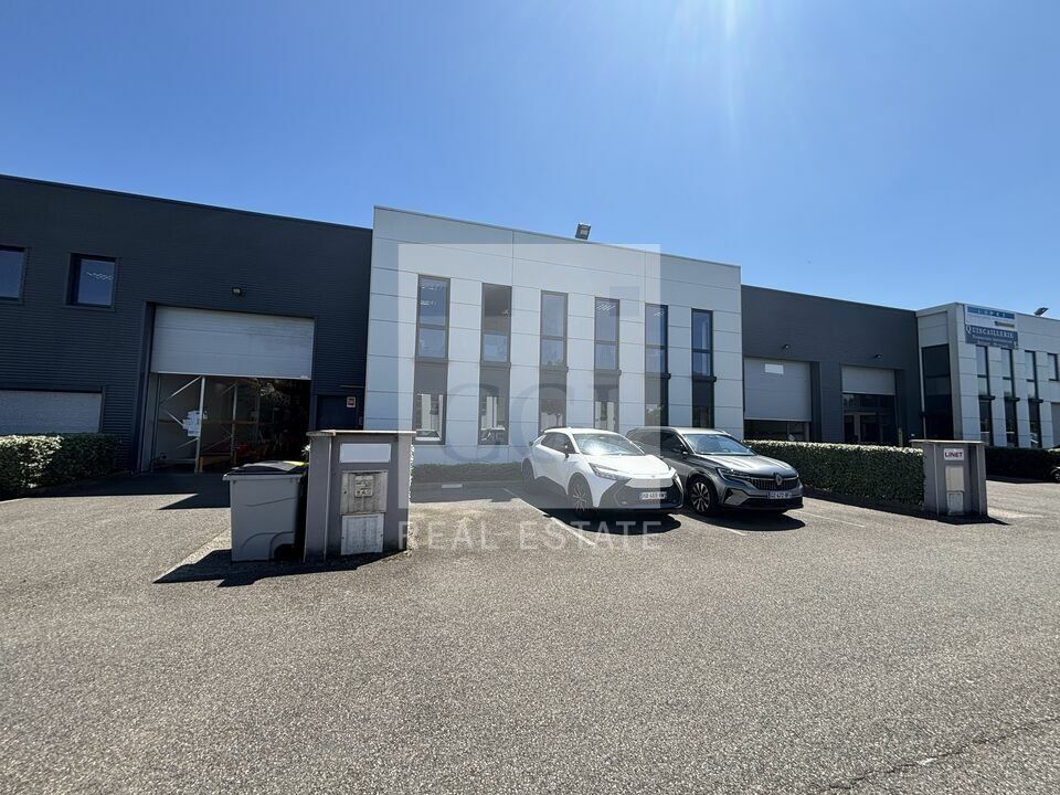 Location local d''activites 731 m² non divisibles
