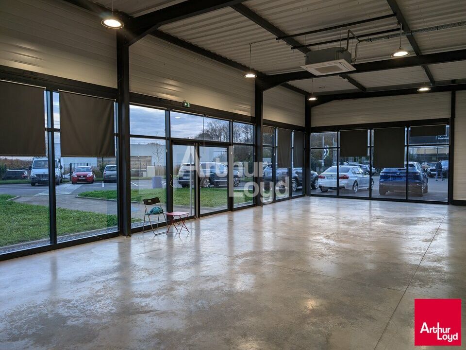 PACE - LOCAL D'ACTIVITE RECENT A LOUER - 275 M²