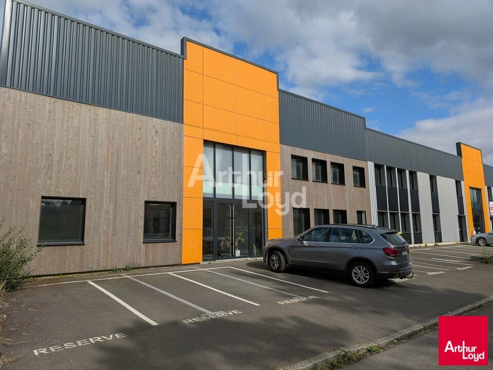 Location local d''activites 1200 m² non divisibles