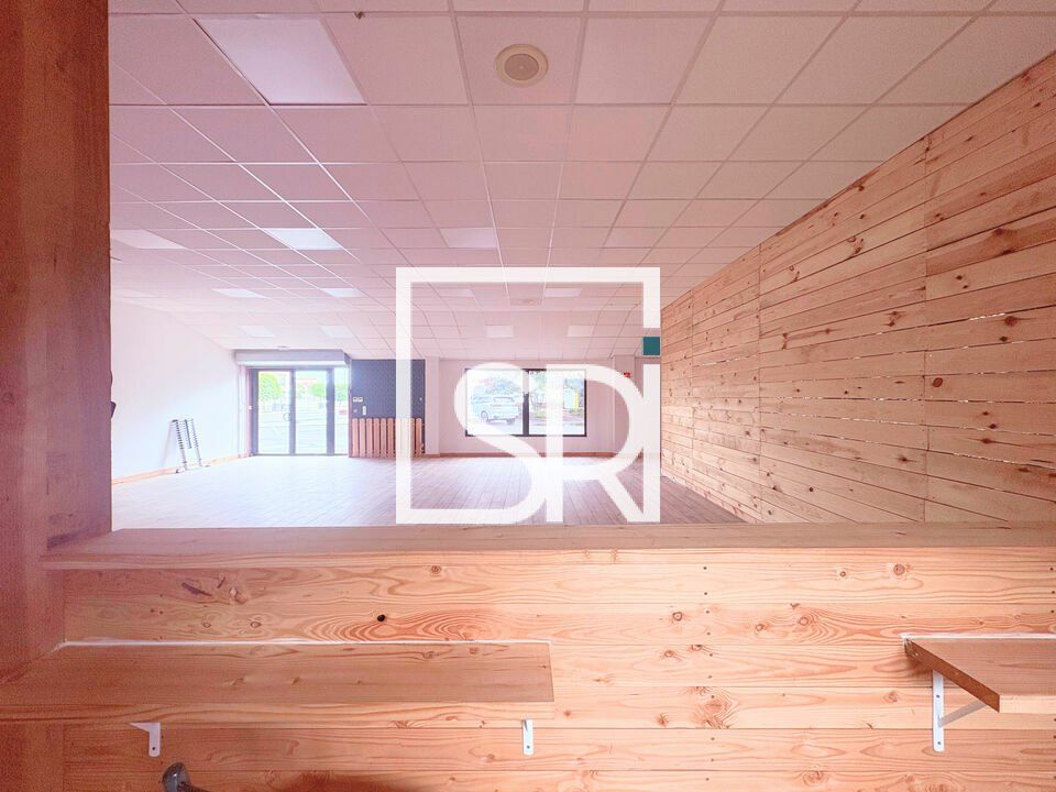 LOCATION LOCAL COMMERCIAL / BUREAUX - 230 M² - 63670 LE CENDRE