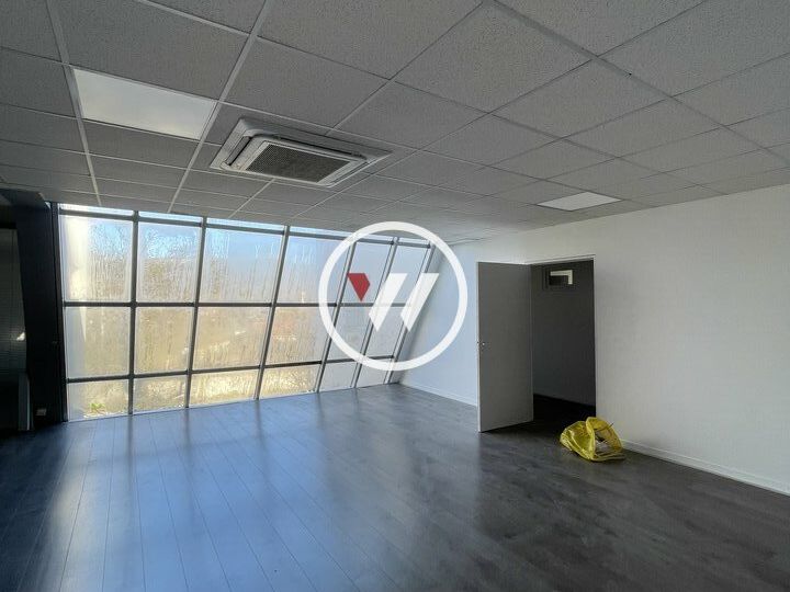 Location bureaux 213 m² non divisibles