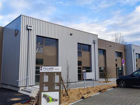 Location entrepot 170 m² à PORNICHET