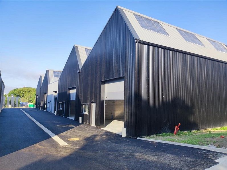 Location entrepot 204 m² à CORDEMAIS
