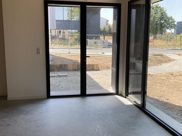 Location entrepot 248 m² à PORNICHET