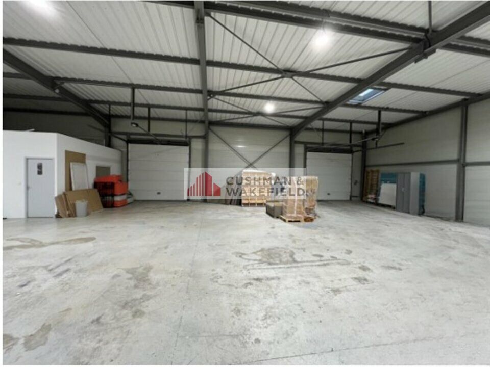 Location local d''activites 430 m² non divisibles