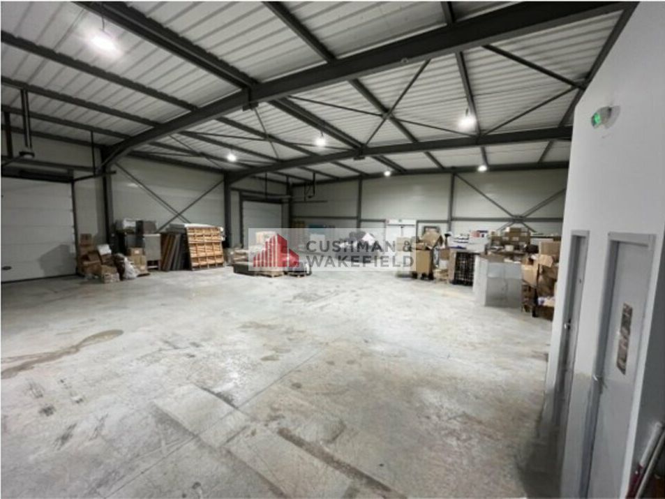 GALLARGUES LE MONTUEUX - BUREAUX/LOCAUX D'ACTIVITES A LOUER