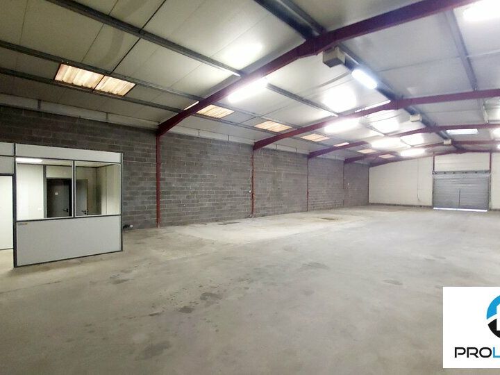 Location local d''activites 470 m² non divisibles