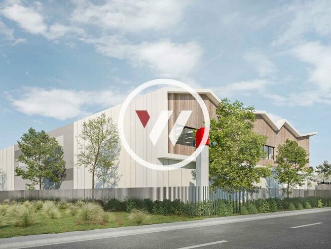 Vente local d''activites 2144 m² divisibles à partir de 451 m²